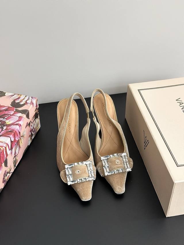 2025 Dolce & Gabbana Pointed High-Heeled Sandals & The Collision Of Classic And