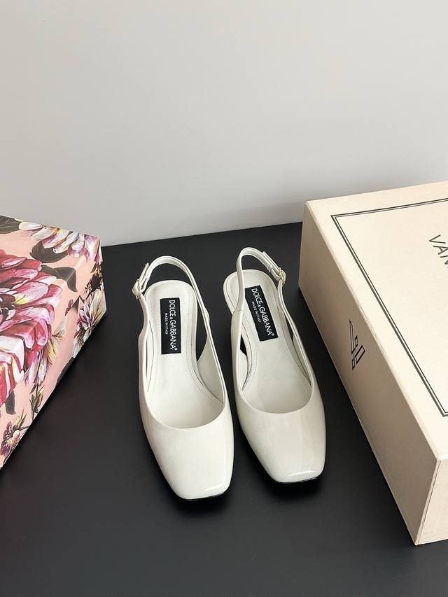 2025 Dolce & Gabbana Square Toe Women's Shoes & The Collision Of Classic And Mod