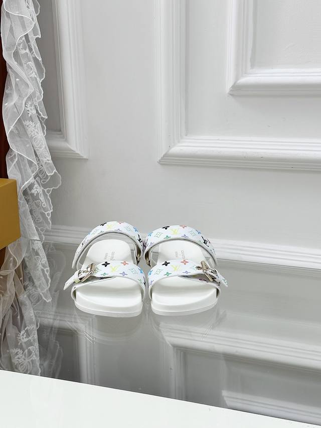 Louis Vuitton Spring And Summer Monochrome Denim Series Flat Sandals Kitten Heel