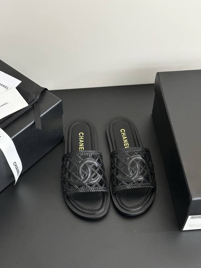 Chanel Woven Flat Slippers Are Full Of Summer Atmosphere The Woven Surface Is Br