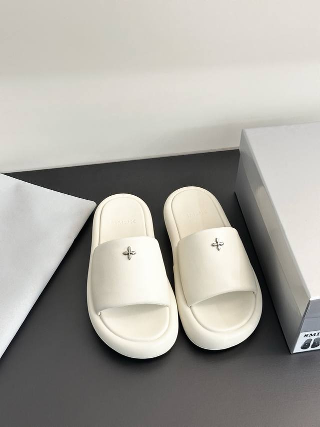 Niche Designer Brand Slippers Fashionistas Must Pay Attention To The Shoe Brand