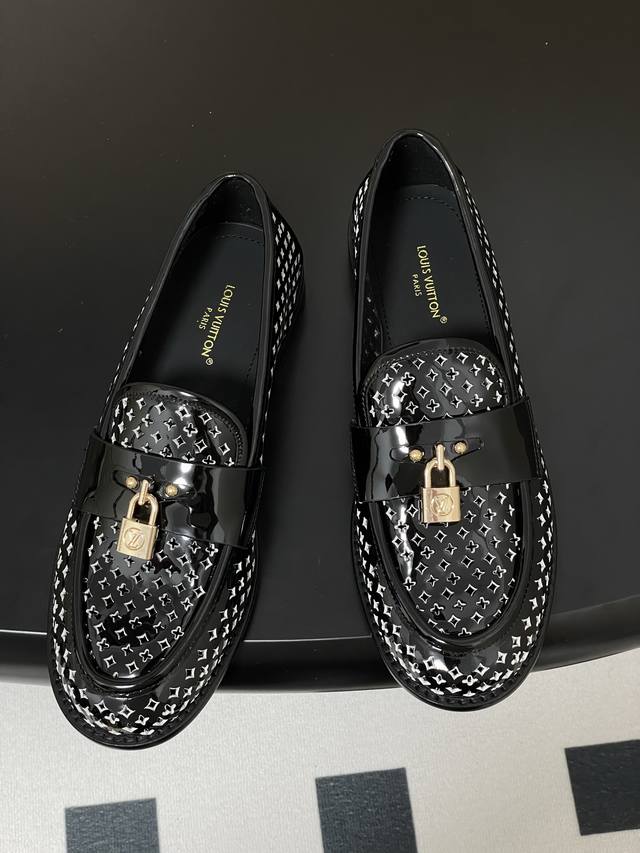 New Style Lock Ballet Shoes Hollow Punching Loafers Monogram Flower Perforation,