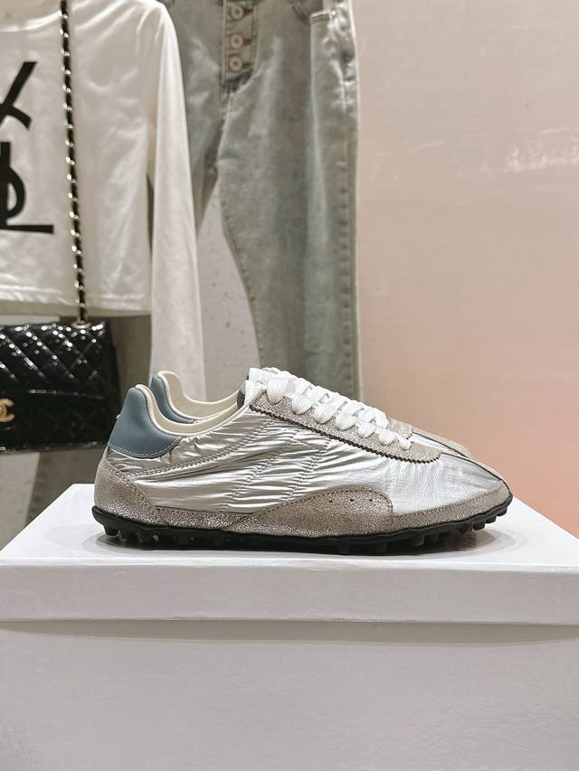 Mm6 Margiela's Latest Couple's Thin-Soled Sports Shoes Sprinter. Flat-Soled Lace