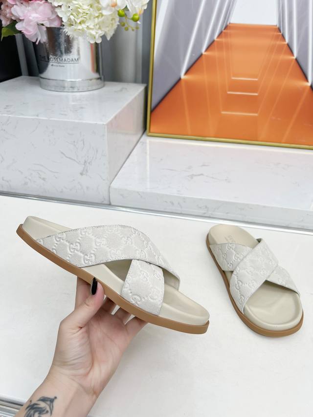 Gucci2025 New Women's Large Gg Platform Slippers As The Brand's Iconic Symbol, T