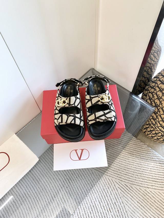 Factory Price P, Valentino 25 Large V Buckle Velcro Beach Sandals Velcro Casual
