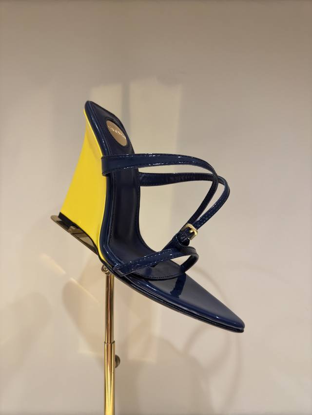 Saint Lauren*Ysl Saint Laurent 25Ss New High-Heeled Slippers The Upper Is Made O