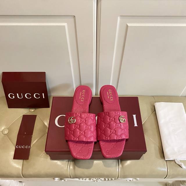 Factory Price P, Gucci New Slippers, High-End Version, Embossed Leather, Sheepsk