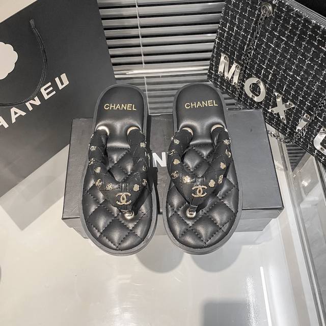 Factory: Chanel's New Spring And Summer Beach Flip Flops, Bread Flip Flops The N