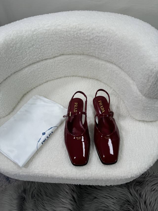 Orange Factory Price P Prada Prada Spring And Summer New Patent Leather Closed T