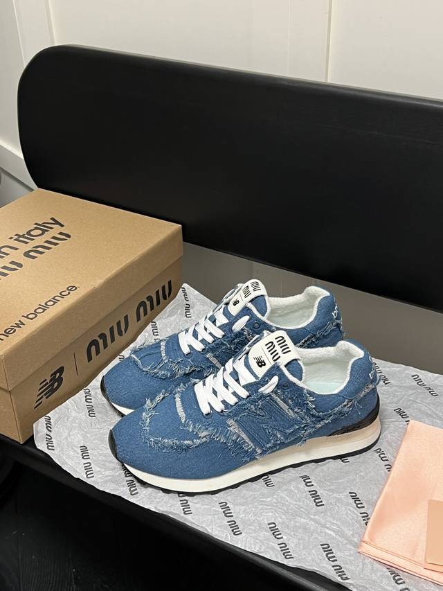 Factory: Miumiu X New Balance 574 Joint Nb Sports Shoes This Pair Of Sports Shoe