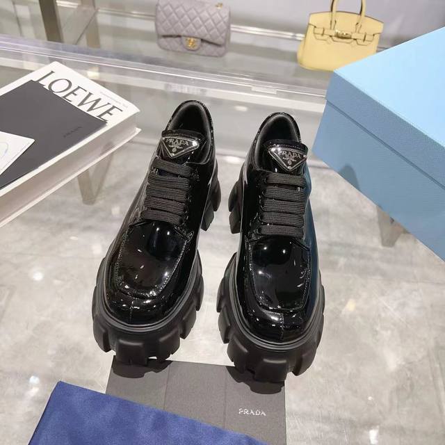 Factory: Prada's New Black Open-Edge Calfskin + Cowhide Pads Thick-Soled Casual