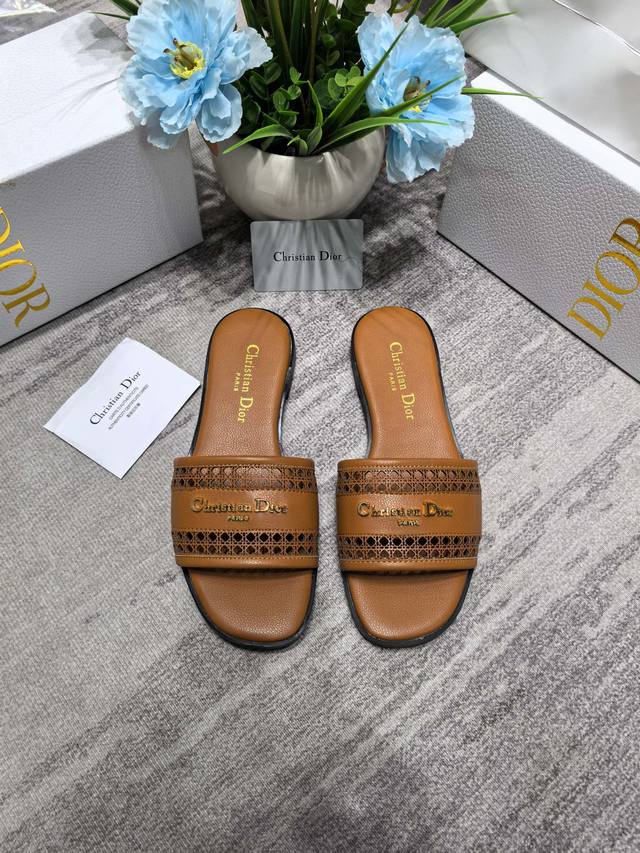 Factory: Dior Dior Spring And Summer New Hollow Flat Slippers One-Piece Casual S