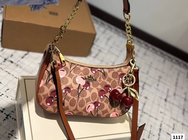 With Pendant And Folding Box Coach Underarm Bag Shoulder Bag Messenger Bag Handb
