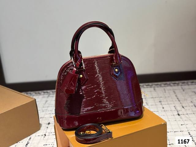 Lv New Shell Bag Very Advanced Can Be Salty Or Sweet Extreme Beauty Beautiful Gi