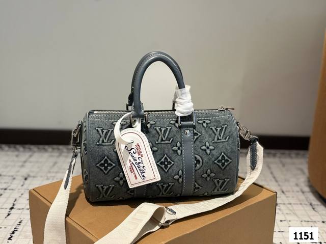 Lv Denim Pillow Bag Spring And Summer Show Series, This Time Lv's Style Is So Co
