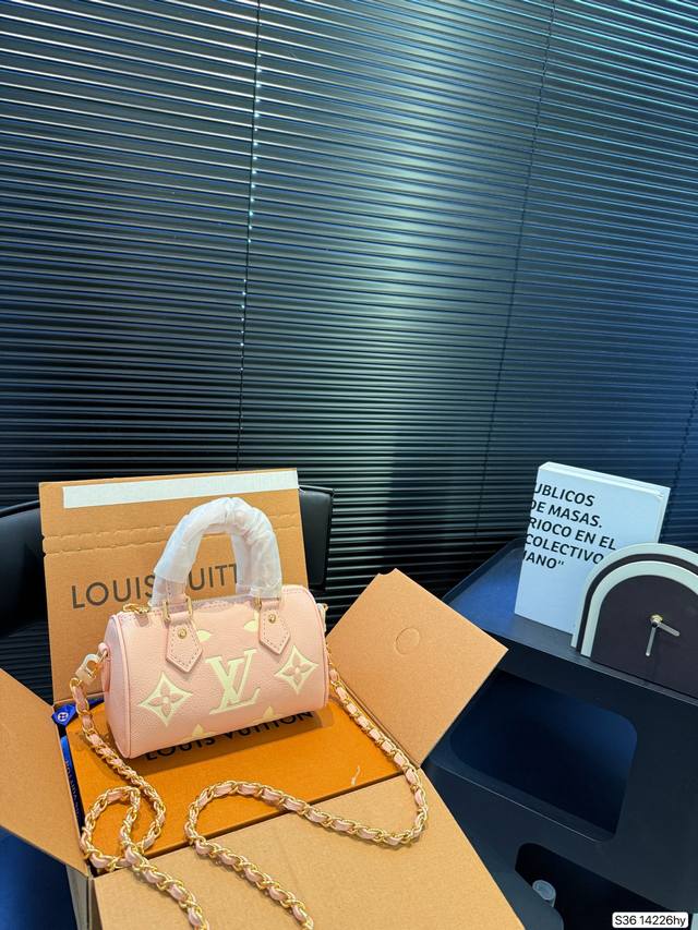 With Airplane Box Folding Box All-Steel Hardware Lv Pillow Bag Sweet And Cool Al