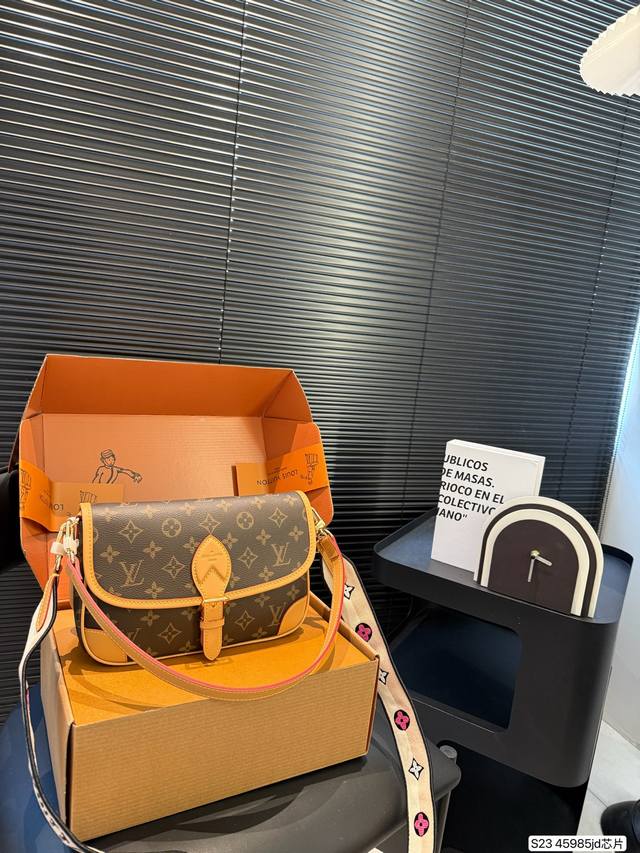 With Airplane Box Folding Box Chip Version Lv Popular King Baguette Bag-Lv Diane