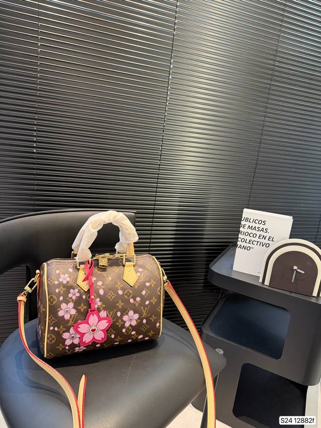 With Airplane Box Folding Box Lv Pillow Lv Louis Vuitton Women's Shoulder Bag Mu