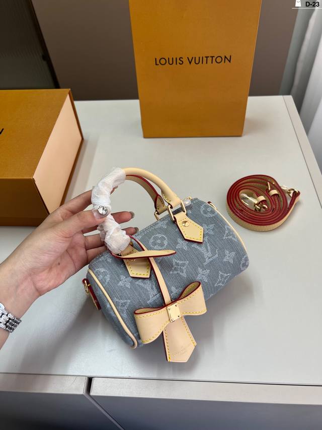 Lv Denim Pillow Bag Classic Series Fashion All-Match High Appearance Value Daily