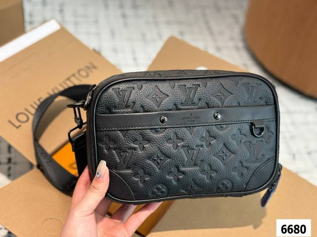 Gift Box Packaging Men's Must-Have Lv Camera Bag Review Another Issue Of Louis V