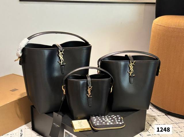 With Wallet And Mirror Ysl Saint Laurent Bucket Bag The Upper Body Is Advanced A