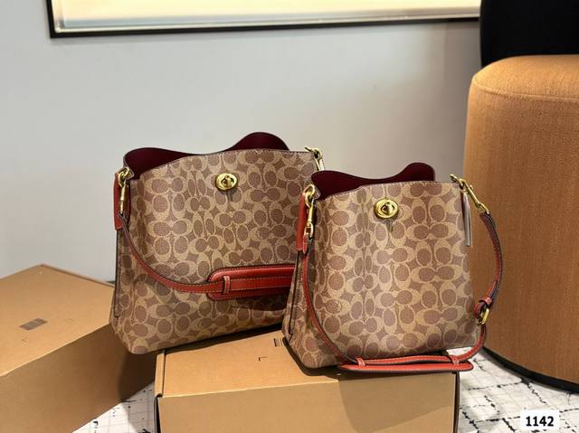 Large And Small With Gift Box Coach's New Tote Bag In May Coach's Latest Season