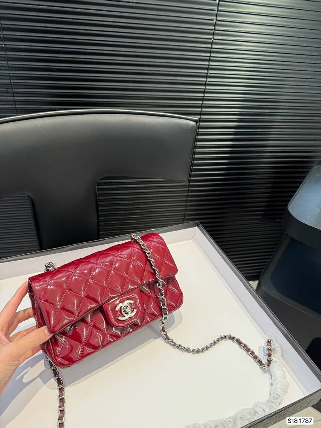 With Folding Box Chanel Patent Leather Cf Women Are Always Attracted By Such Sma