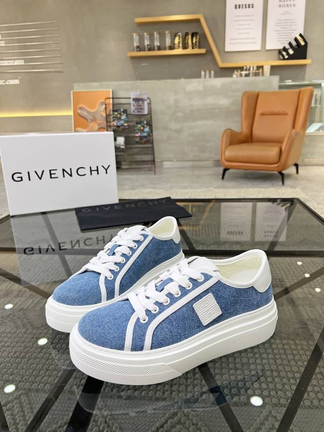 G Top-Tier Reseller, Ji, Street-Style Couple's New Arrival. Men's Ultra-Popular