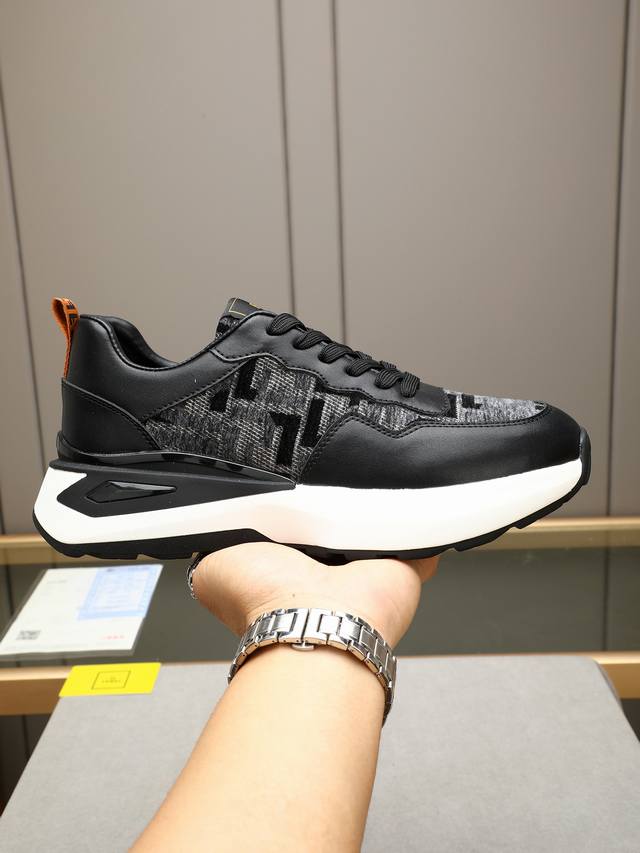 Fd Features Imported Fd-Specific Fabric Combined With Cowhide And Washed Sheepsk