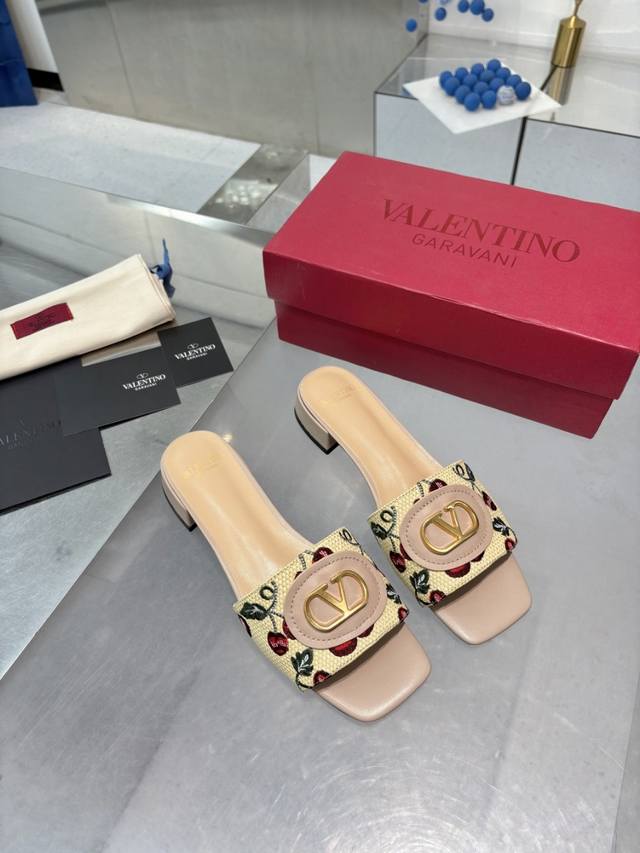 Factory P Valentino 25Ss New Slippers, Small Cherry Embroidered V-Buckle Design,