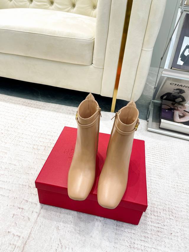 Factory P Leather Sole Rubber Sole Valentino Fall/Winter 2023 New Release Women'