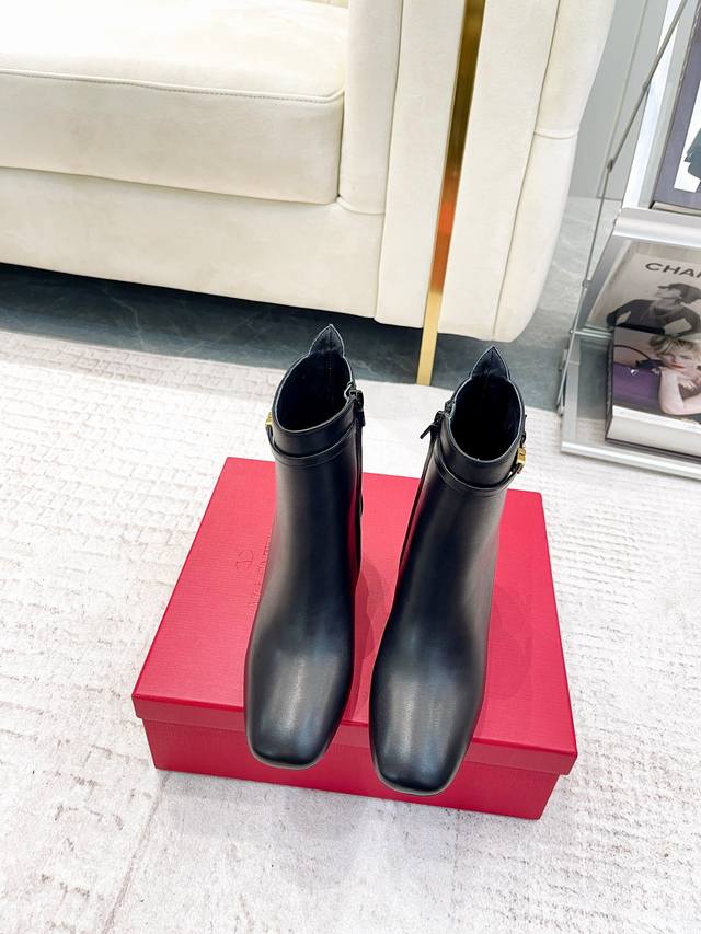 Factory P Leather Sole P.300 Rubber Sole Valentino Fall/Winter 2023 Women's Vlog