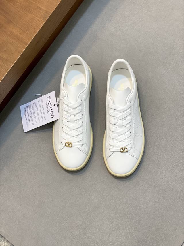 Valentino - High-End Quality Casual Sneakers - Upper: Napa Calf Leather, Brand M