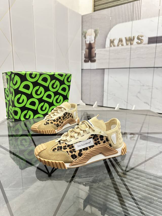 Price: Product Brand: Dg Dolce & Gabbana* Low-Top Casual Shoes Standard Sizes: 3