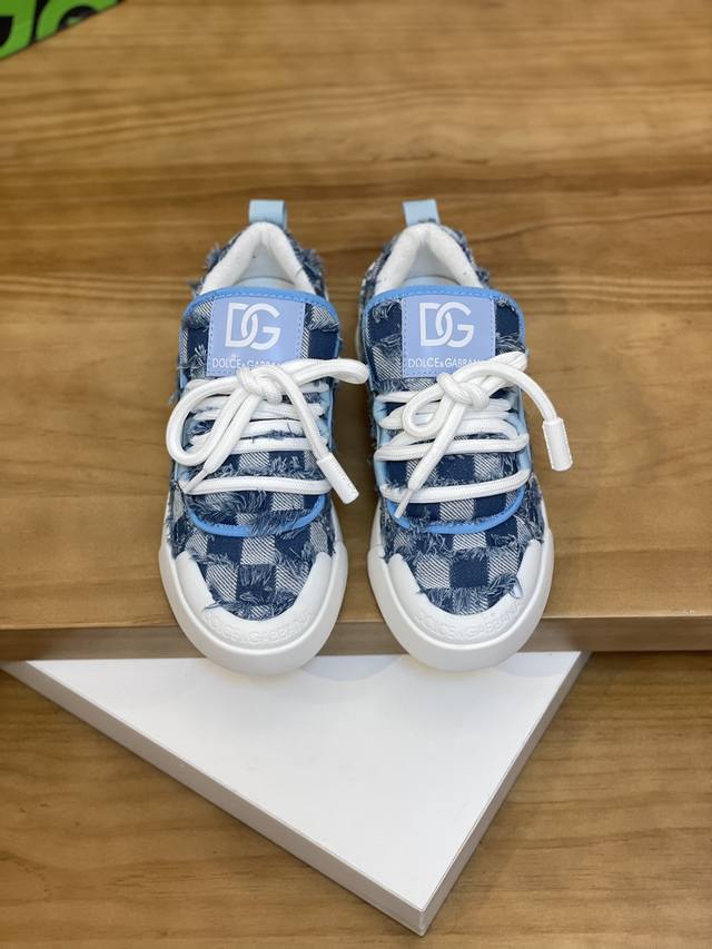 Price: Product Brand: Dg Dolce & Gabbana Low-Top Couple's Style Sports Shoes Sta