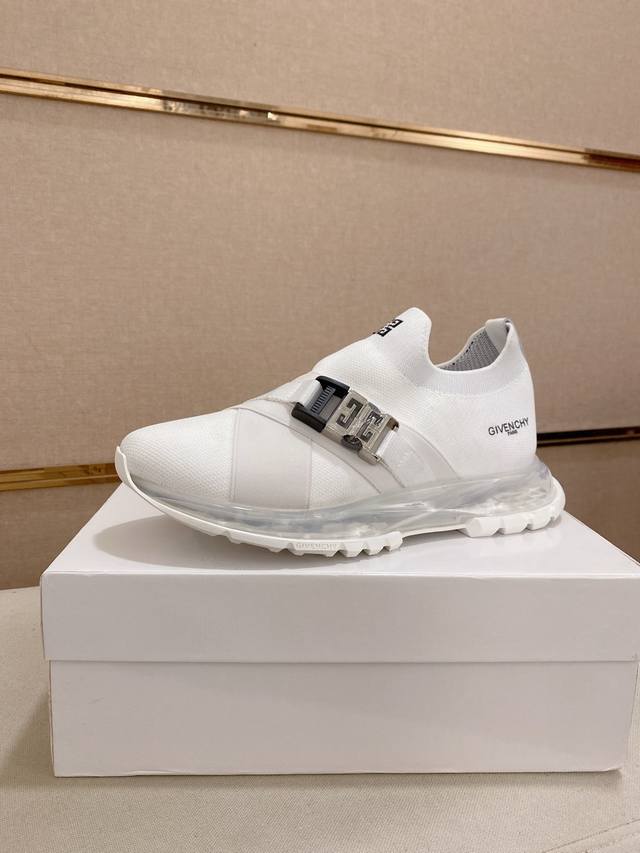 Factory Price Givenchy New Arrival, With The Official Store, A Must-Have For Eve