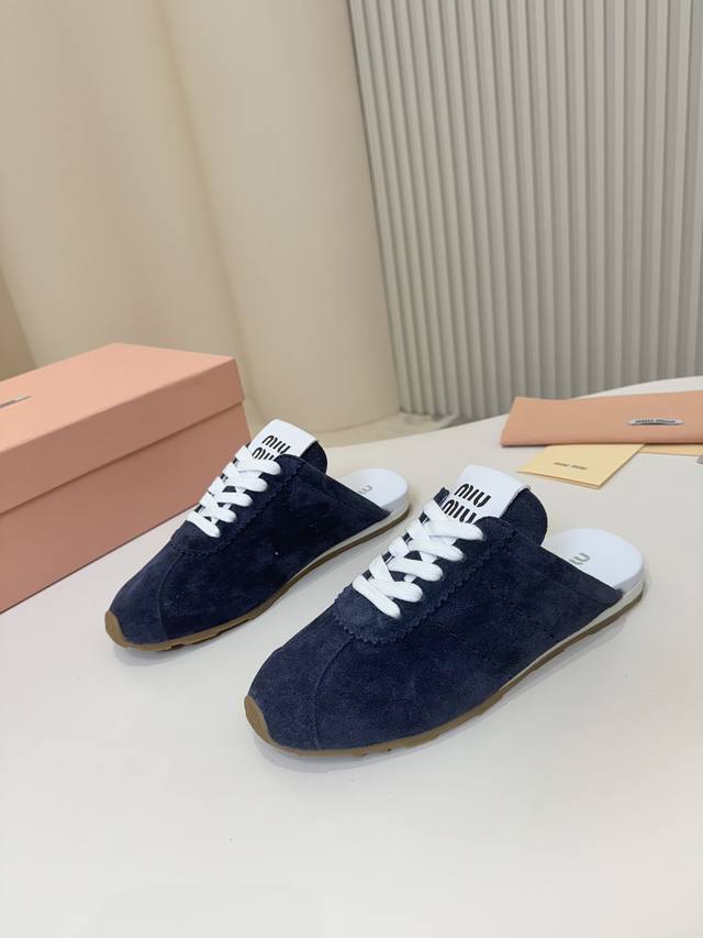 Miu Miu 2025 New Women's Bow-Tipped Slippers | Exuding A Luxurious, Relaxed Eleg