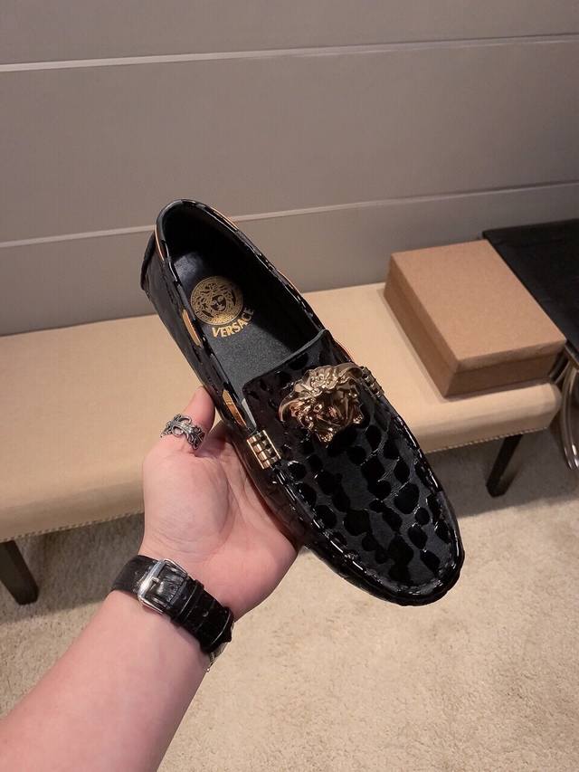 Brand: Versace, Official Website Latest Model, Upper Made From Imported Top-Grai