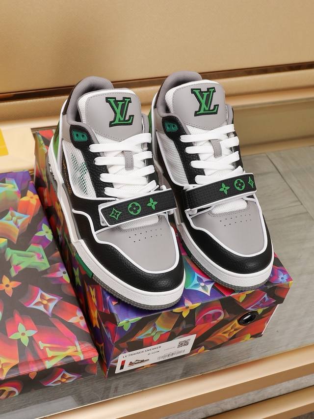 Lv Trainer Series Exclusive Real-Shot Photos Now Available In Stores, Pure Origi