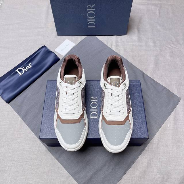 Dior Low-Top Series New Arrival Continuing Dior's Classic Style. Crafted From Ge