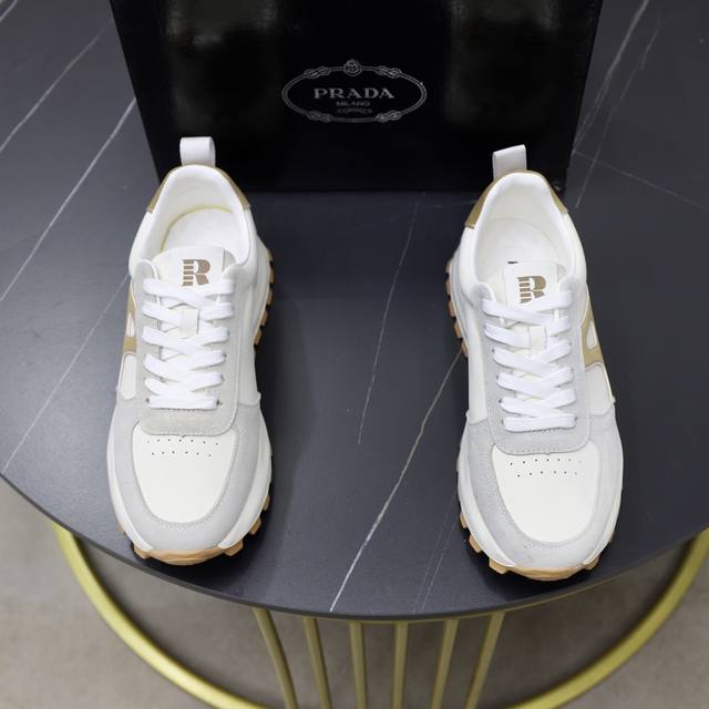 Factory Price: Brand: Prada Standard Size: 38-44 (Customizable For Size 45) Grad