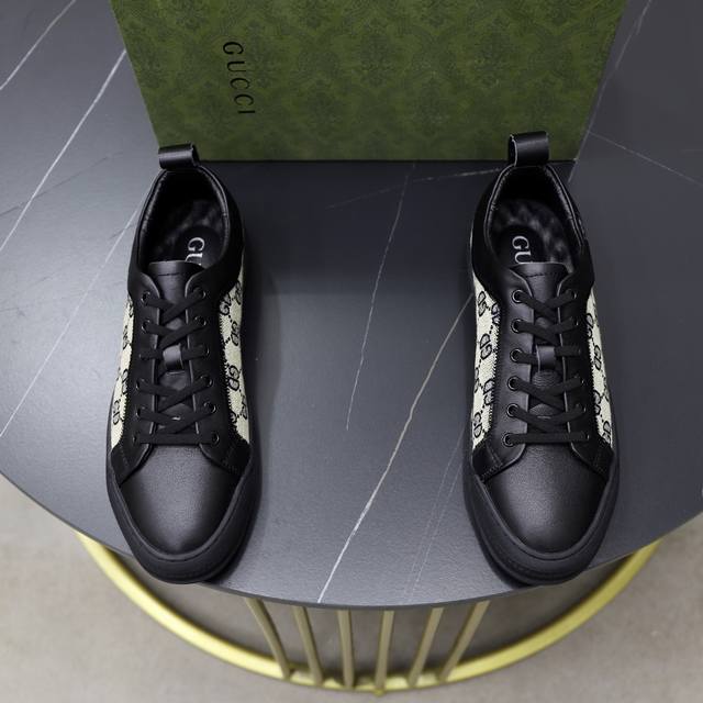 Factory Price: Brand: Gucci Standard Sizes: 38-44 (Custom Sizes Available For 45