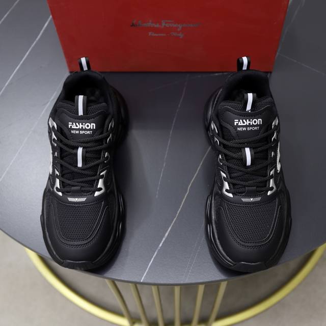 Factory Price: Brand: Ferragamo Standard Size: 38-44 (Custom Size 45) Grade: Off