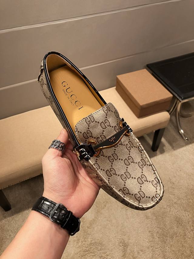 In Recent Years, Gucci Has Always Been Shocking And Popular Worldwide. Sheepskin