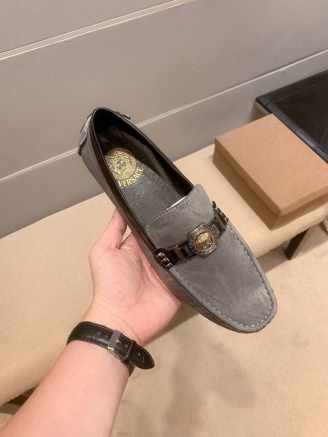 Brand: Versace, Upper Made From Genuine First-Layer Cowhide In Gray With Sheepsk
