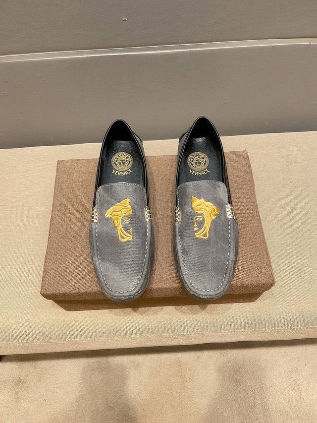 Versace Official Flagship Store New Arrival, Milan Men's Fashion Week Runway Mod