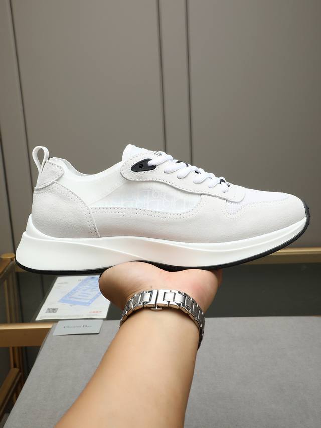 Dior B25 Runner Men's Casual Sports Shoes. This B25 Runner Sports Shoe Combines