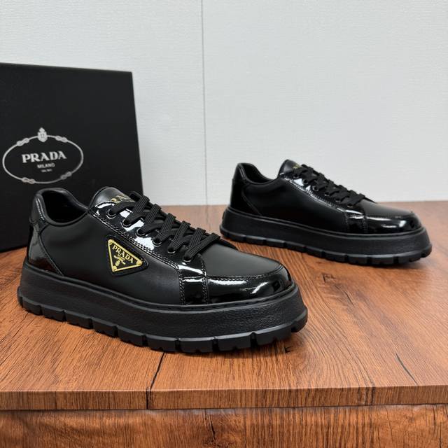 Top-Tier Version Prada Prada's New Slip-On Shoes Are Here! The Upper Is Made Of