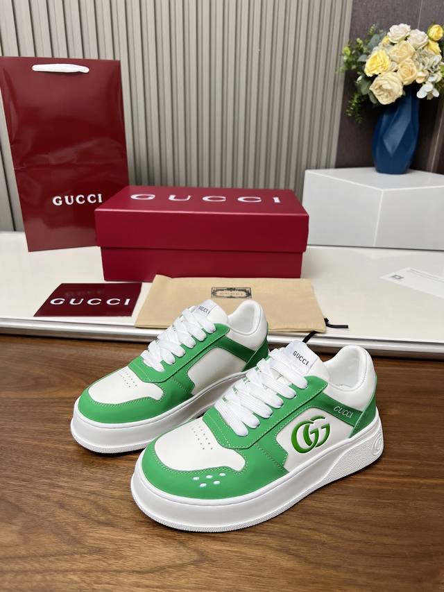 G Family Couple's Set Size: Women's 35-40, Men's 39-44, 45 Custom-Made Gucci Cas