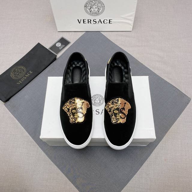 Versace Men's New Arrival! Simultaneously Launched With The Store, Featuring A S